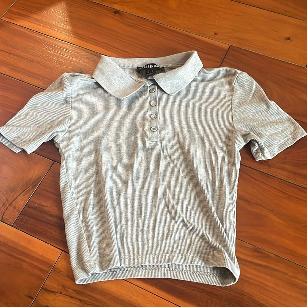Grey short sleeves crop top with collar